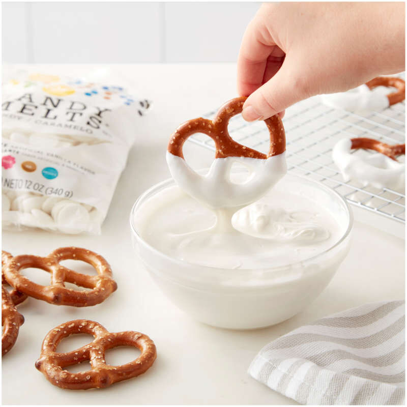 Bright White Candy Melts image number 3