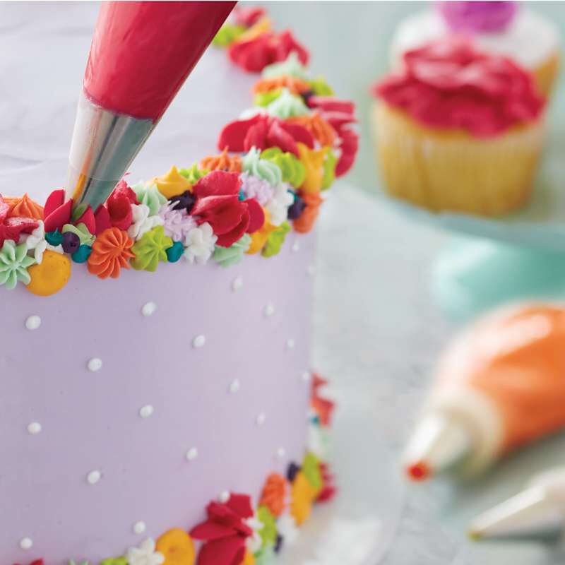 Deluxe Decorating Tip Set, 46-Piece image number 4