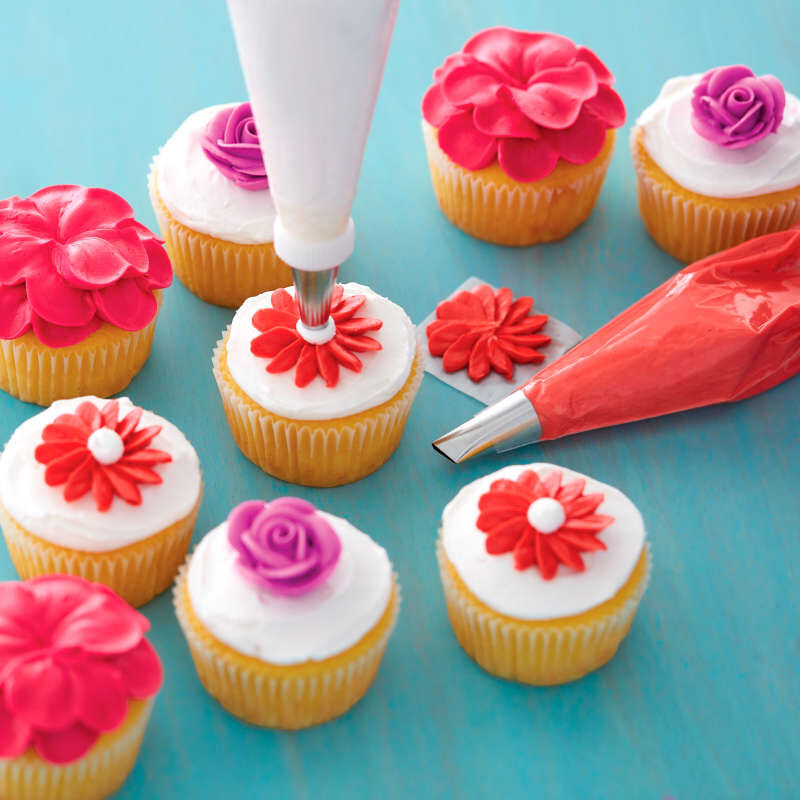 Decorating Piping Tip Set, 22 Piece image number 5