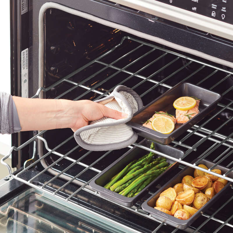 Perfect Results 8 x 4-Inch Premium Non-Stick Baking Pan Set, 3-Piece image number 4