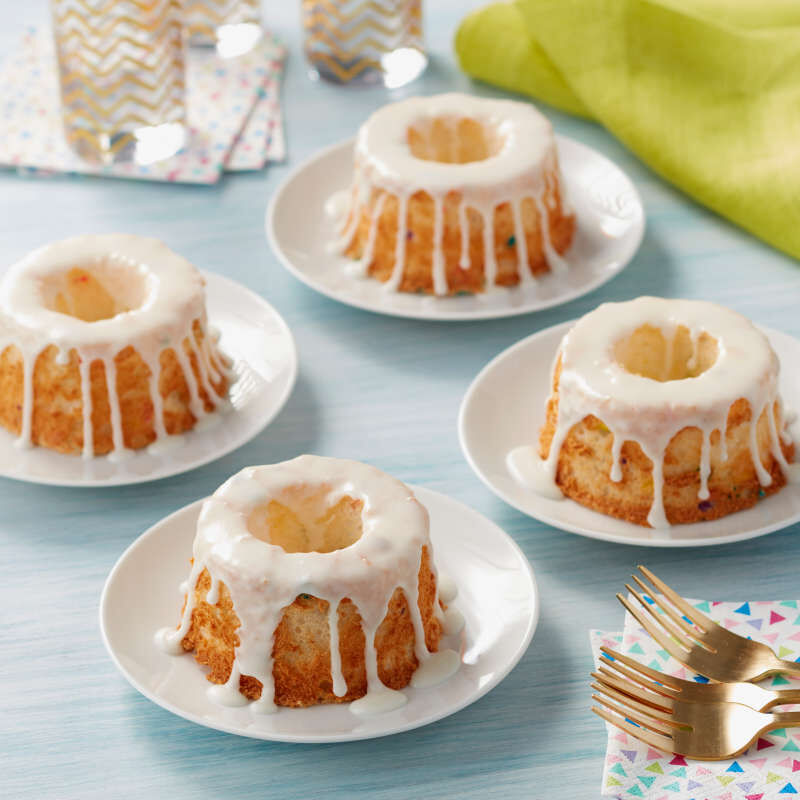 Mini Angel Food Cake Pan, 4-Cavity image number 5