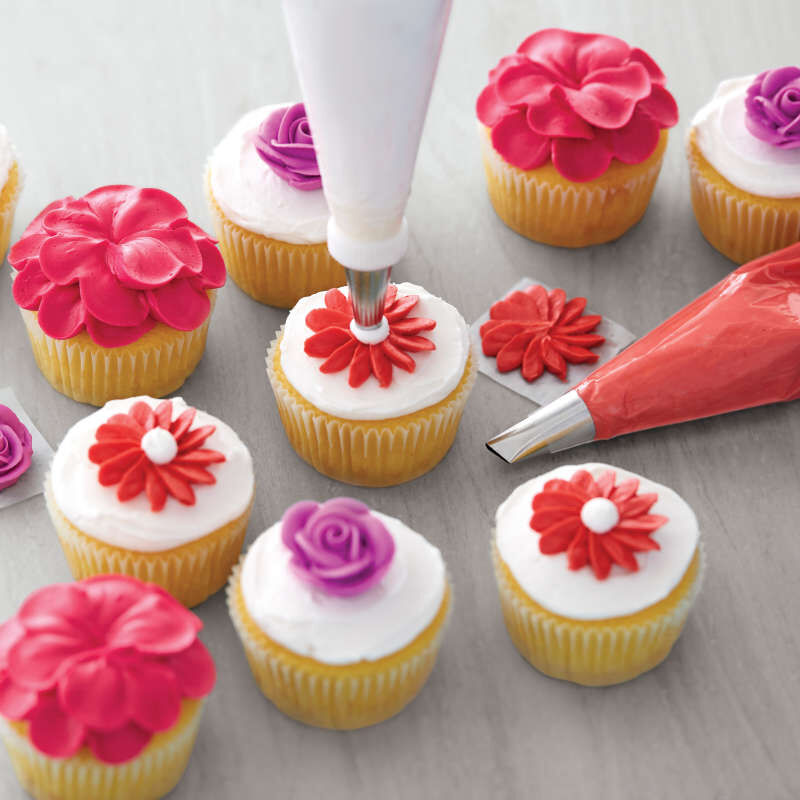 Decorator Preferred Cake Decorating Set, 48-Piece Cake Decorating Tips image number 5