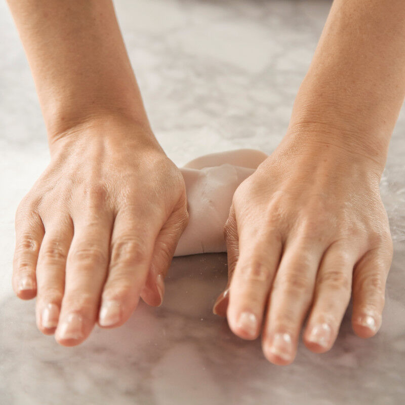Kneading White Fondant image number 3
