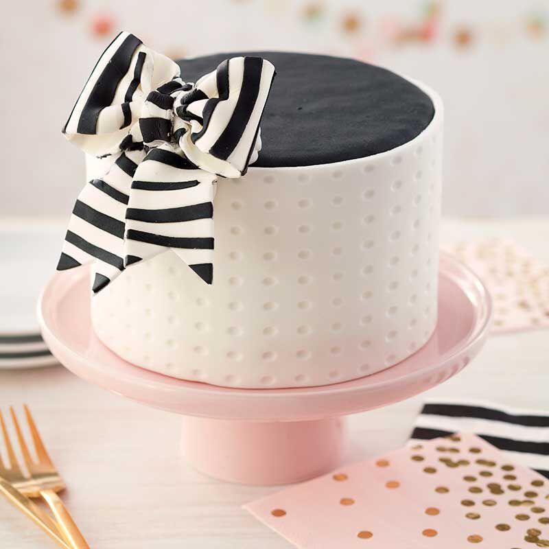 Decorator Preferred White Fondant, 24 oz. Fondant Icing image number 6