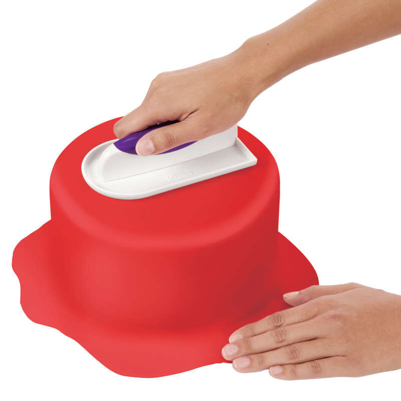 Decorator Preferred Red Fondant, 24 oz. Fondant Icing image number 5