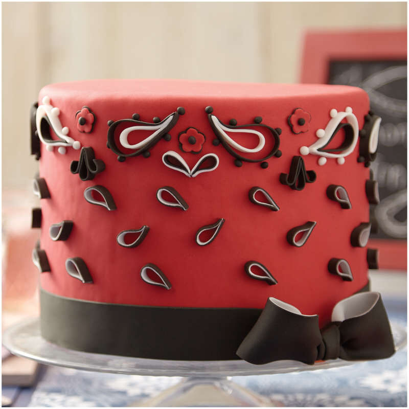 Decorator Preferred Red Fondant, 24 oz. Fondant Icing image number 6