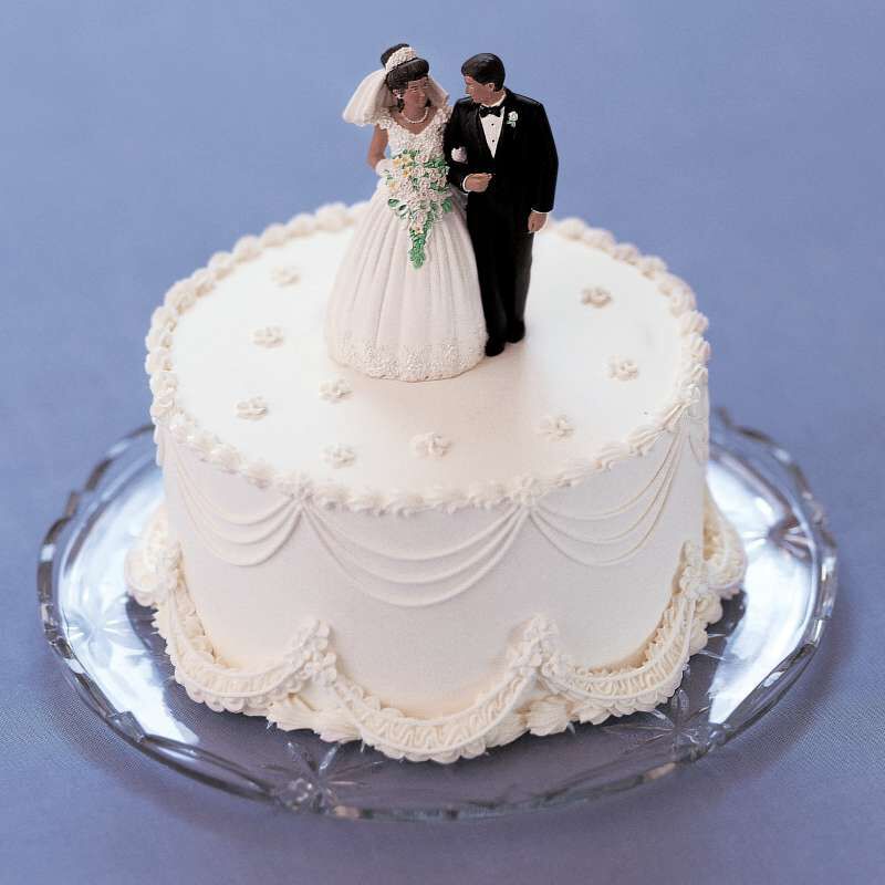 Decorating Cakes: A Reference and Idea Book by The School image number 12