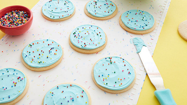 rainbow macarons