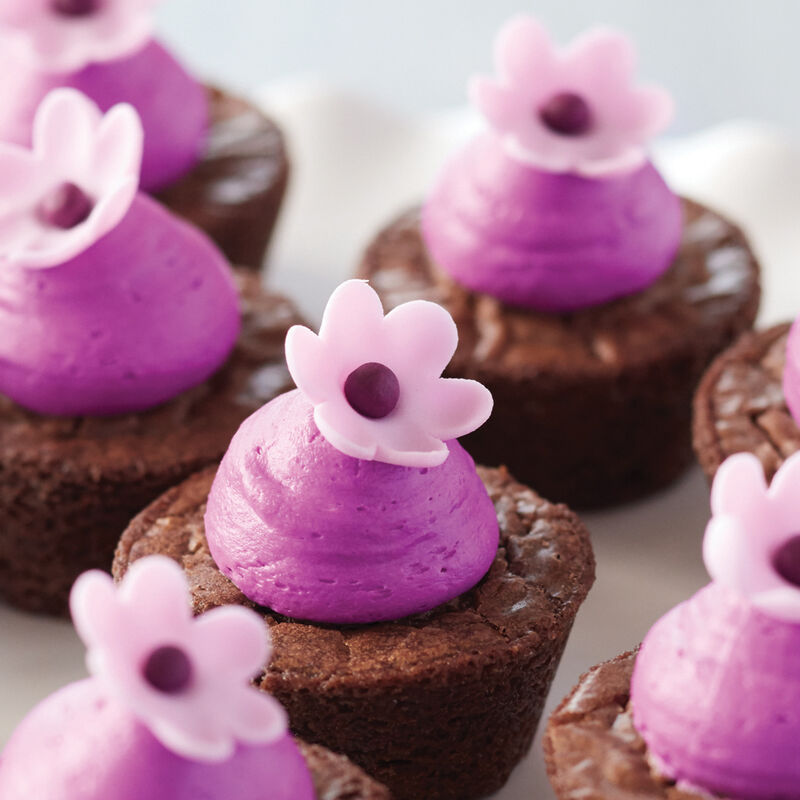 How to Make Fondant Blossom Flowers image number 4